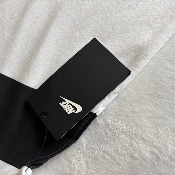 New Nike Air Shirt Long Sleeve White and Black Tee Athletic Cut Unisex Size M - Picture 10 of 10